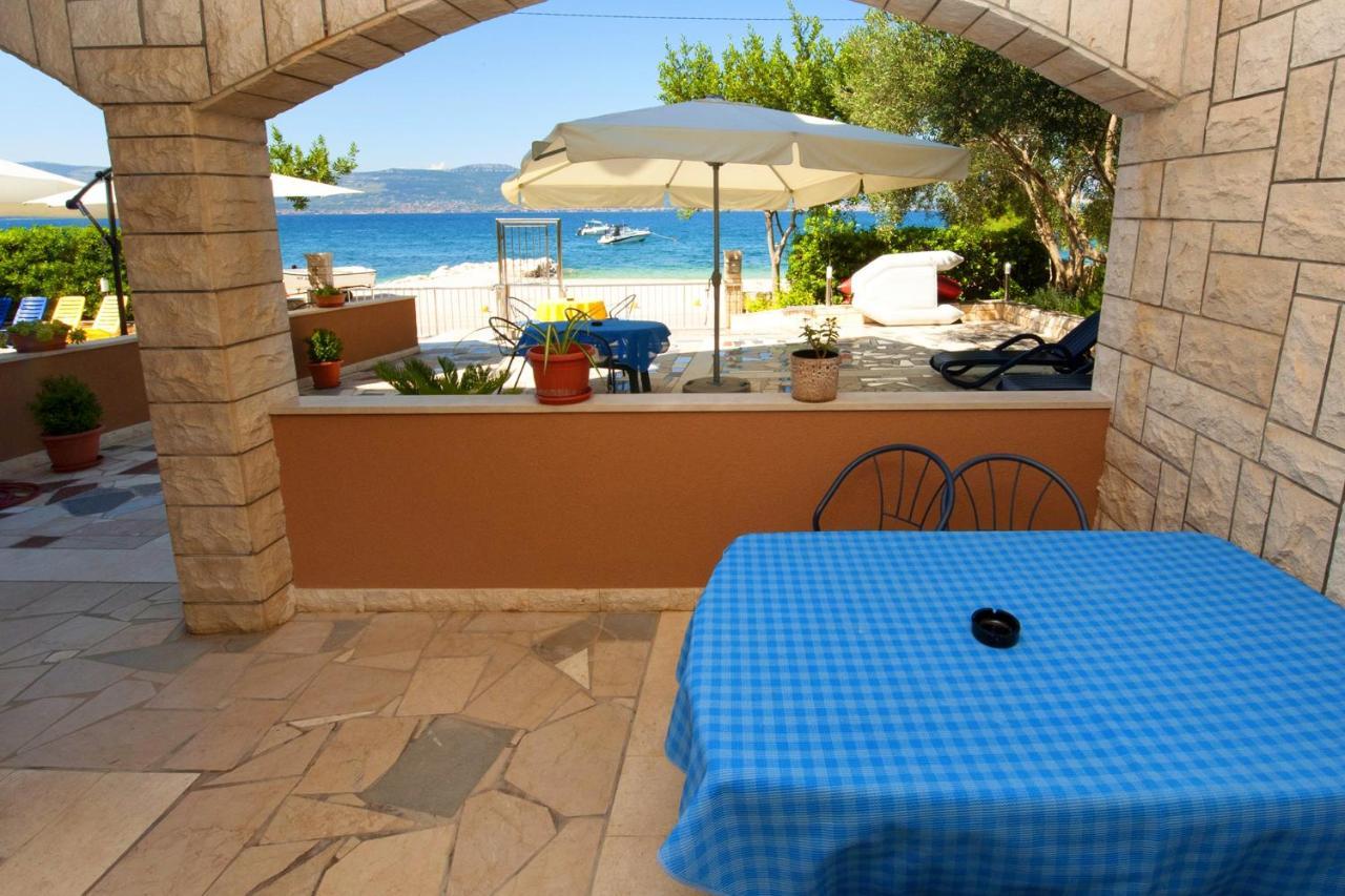 Apartments By The Sea Slatine, Ciovo - 10435 Buitenkant foto